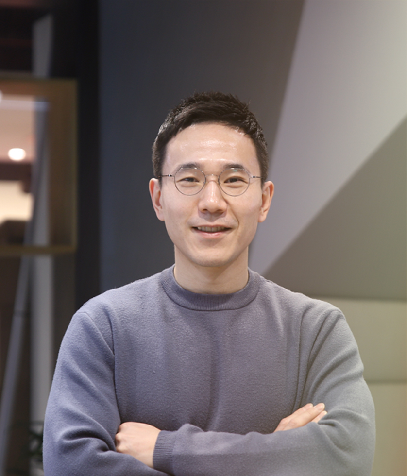 Hosey Hwang, Accountant